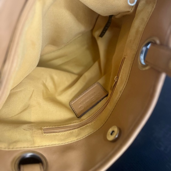 Relic Tan and Yellow Shoulder Bag with Artistic Flair - Picture 9 of 11